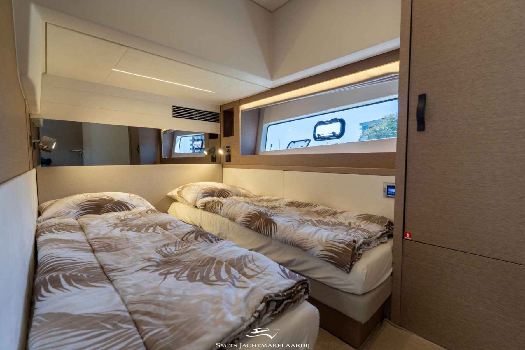 Motorboot Prestige 590 Flybridge