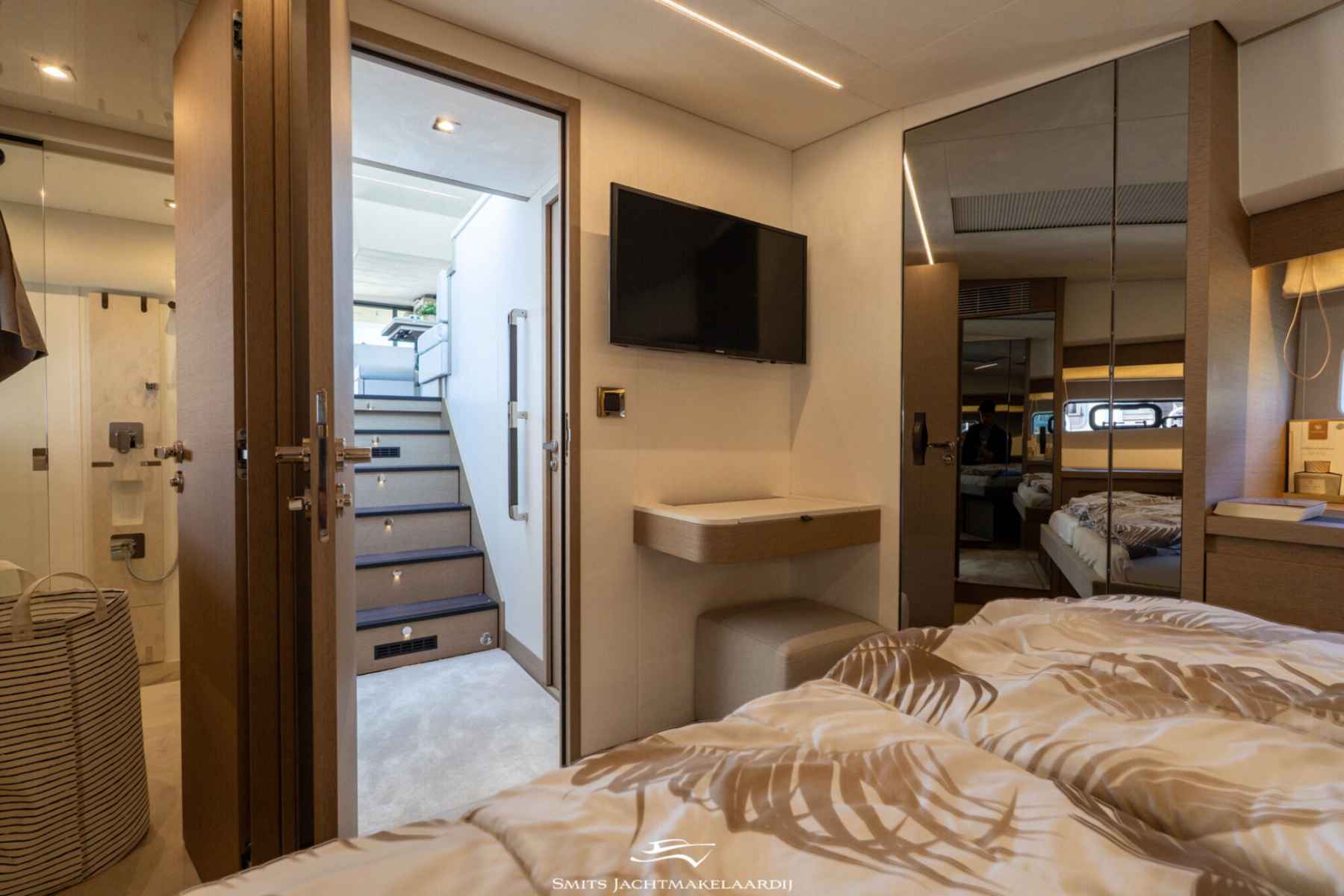Motorboot Prestige 590 Flybridge