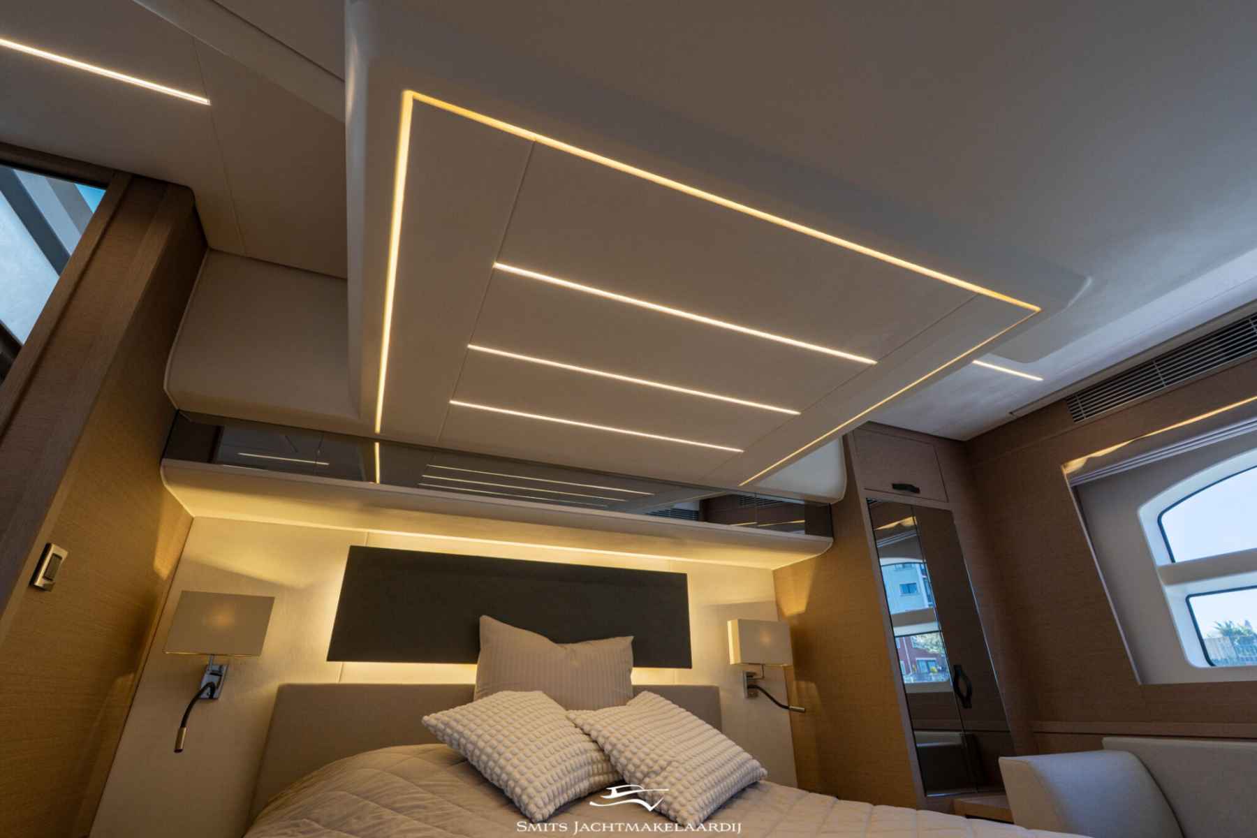 Motorboot Prestige 590 Flybridge