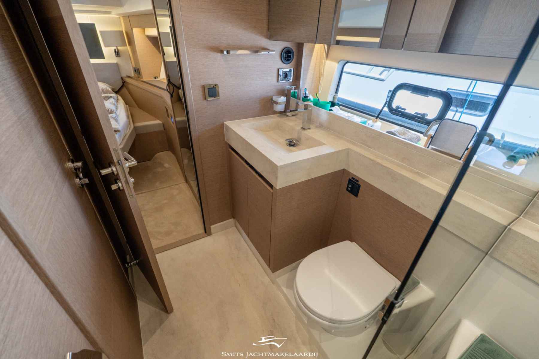Motorboot Prestige 590 Flybridge