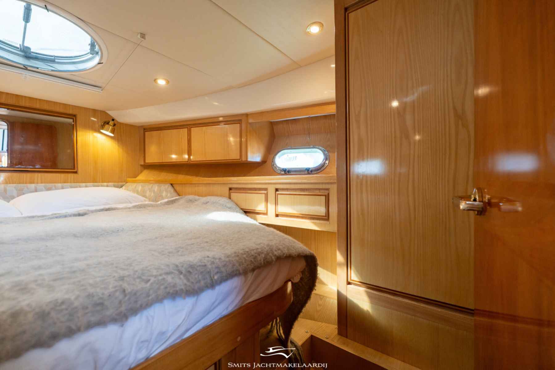 Motorboot Astor 37 Flybridge