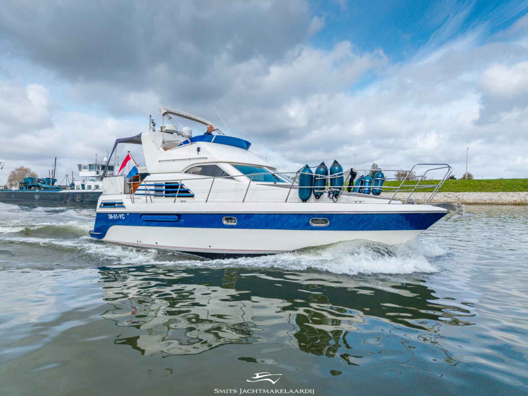 Motorboot Astor 37 Flybridge