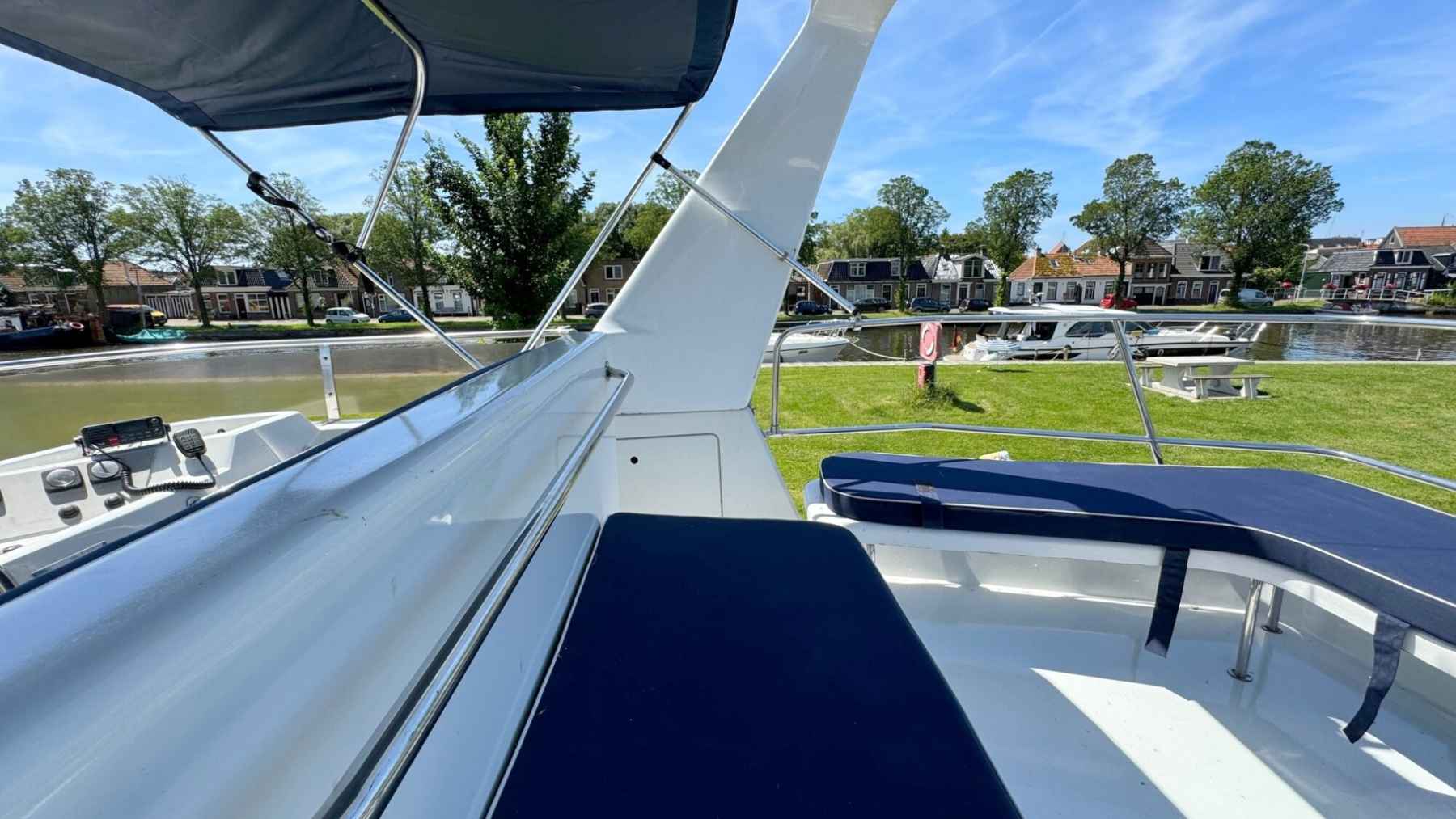 Motorboot Whitewater Wolfe 46 Flybridge