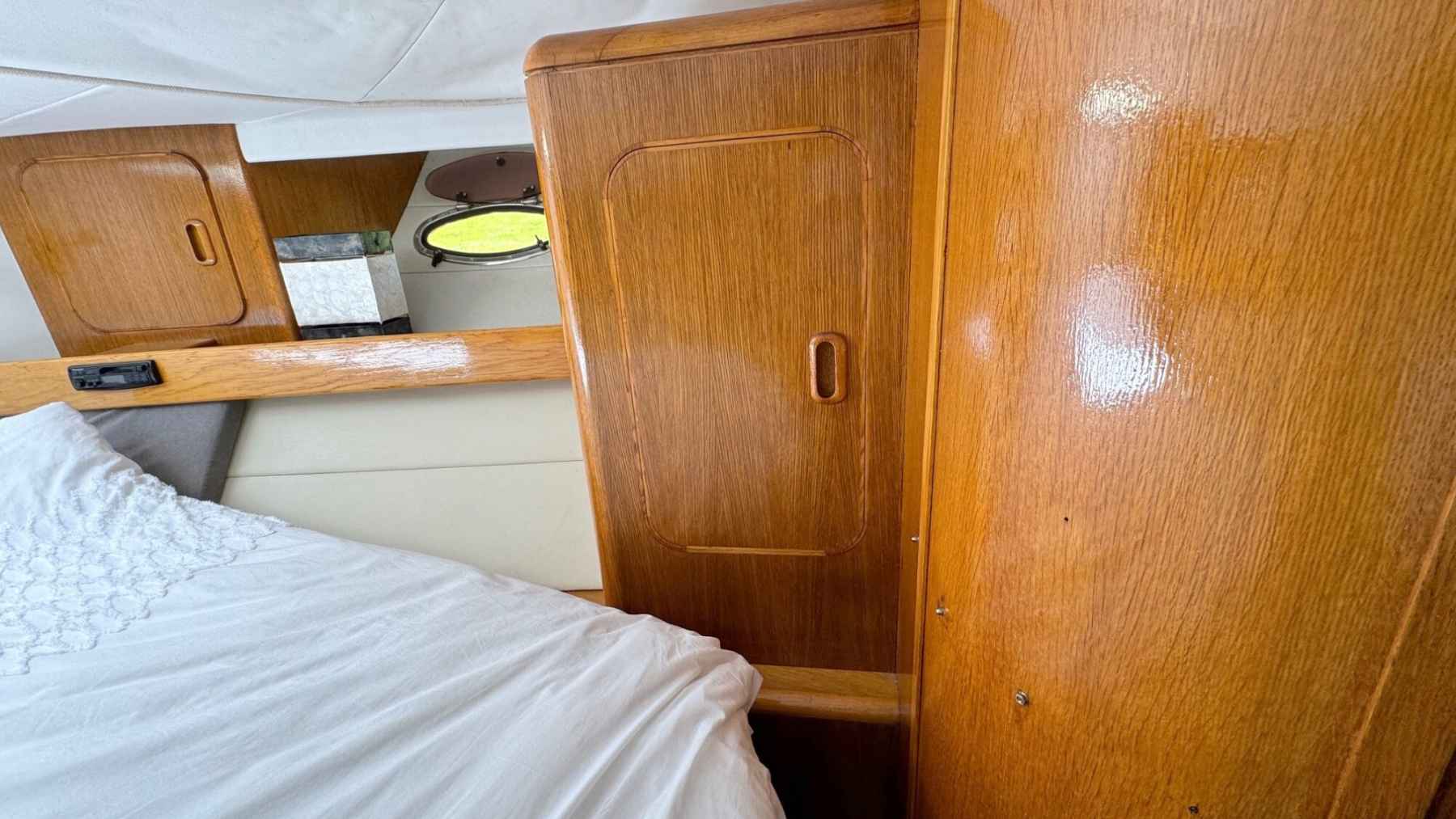 Motorboot Whitewater Wolfe 46 Flybridge