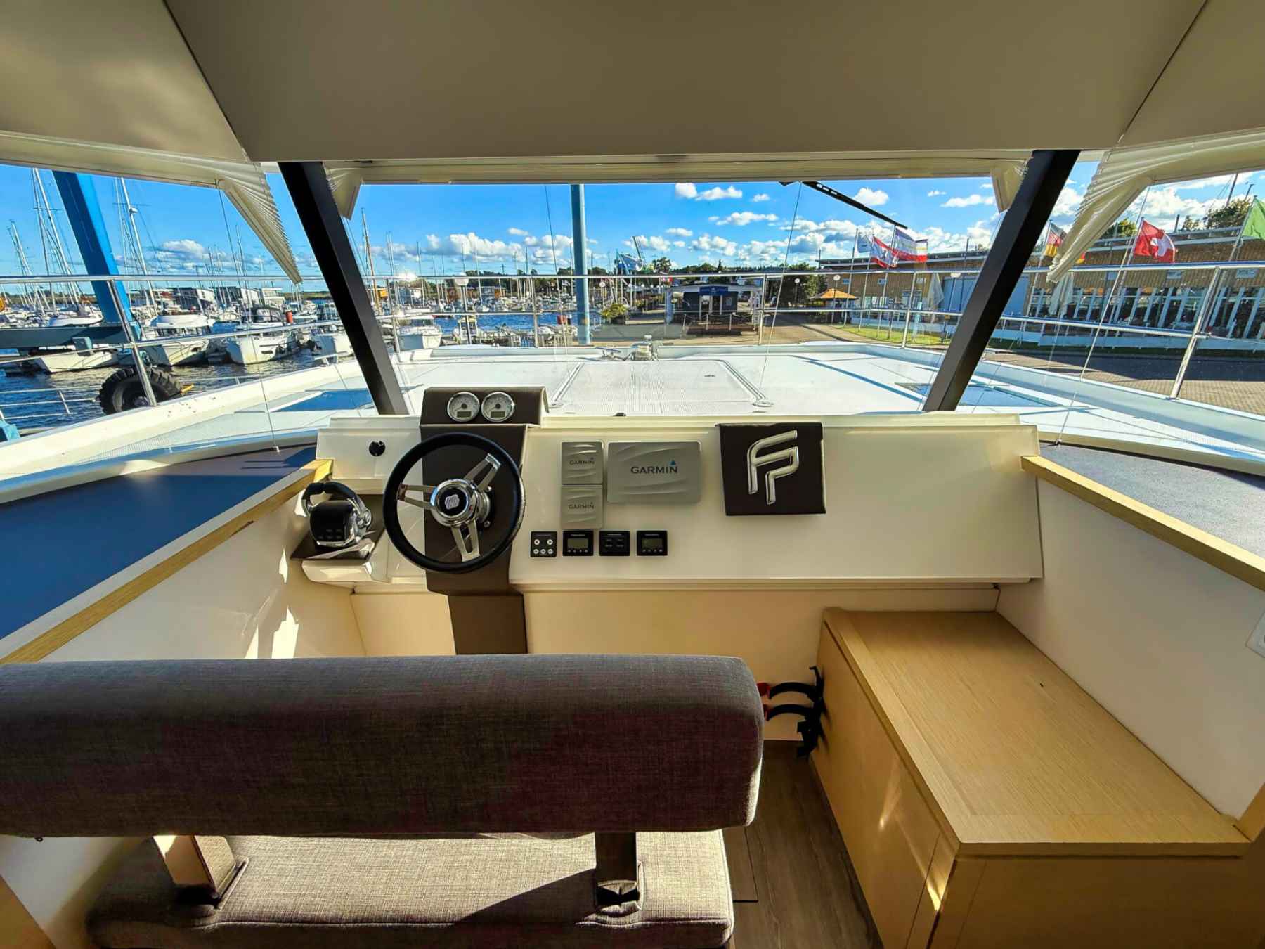 Motorboot Fountaine Pajot Motorcatamaran MY 37