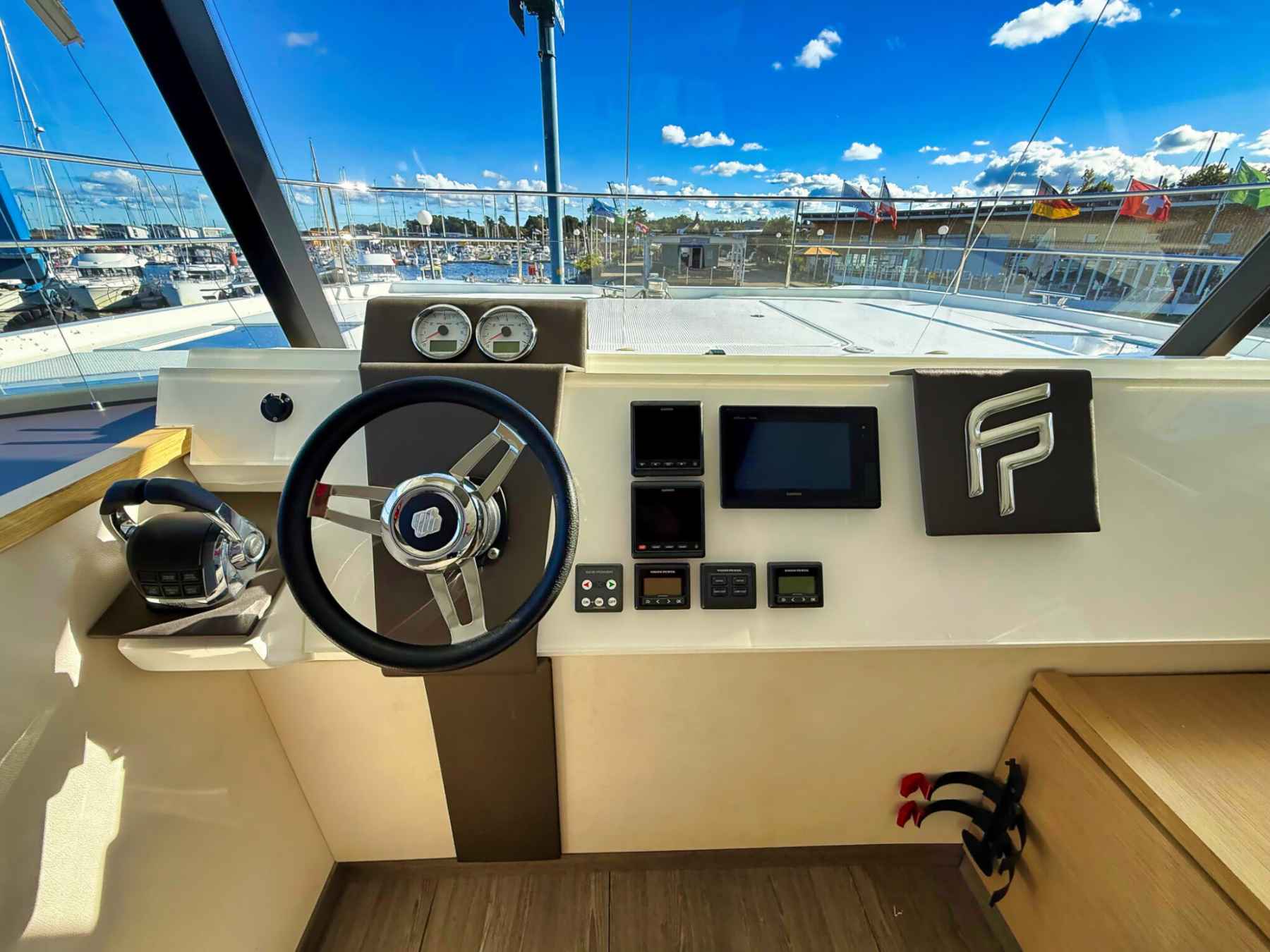 Motorboot Fountaine Pajot Motorcatamaran MY 37
