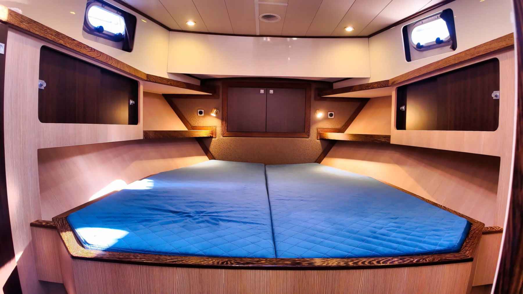 Motorboot Aventura 43 AK Cabrio