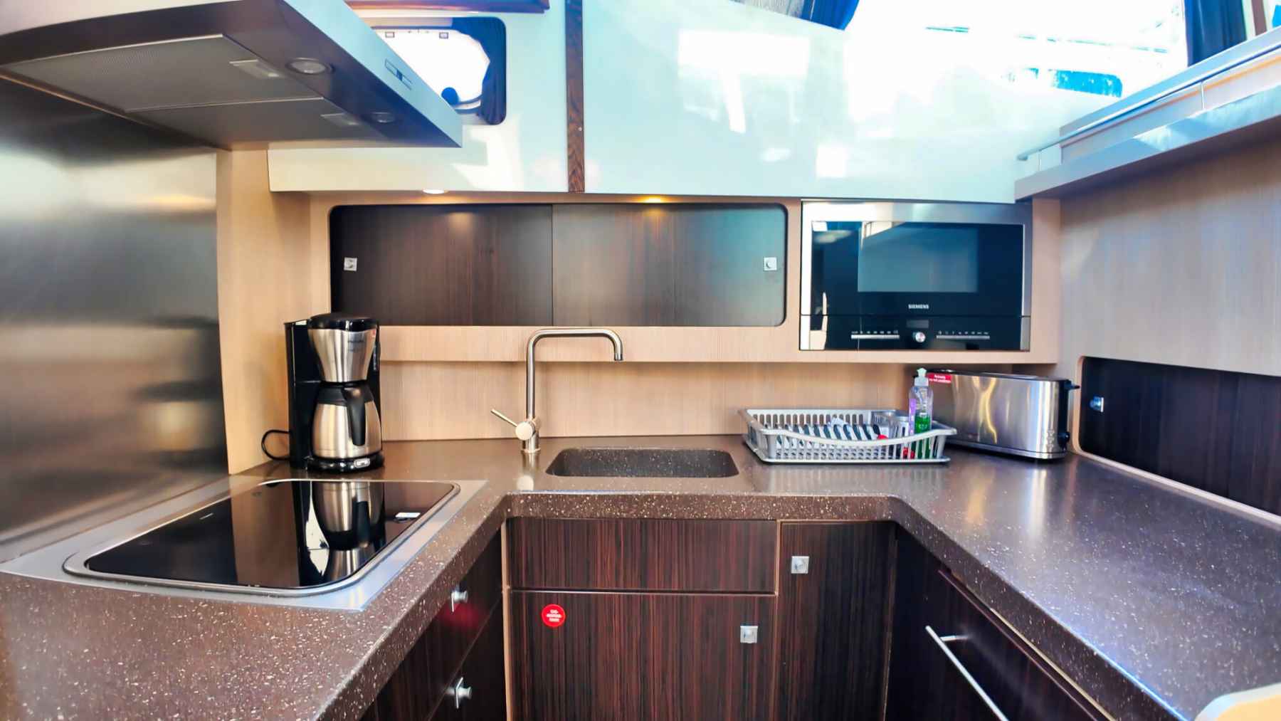 Motorboot Aventura 43 AK Cabrio
