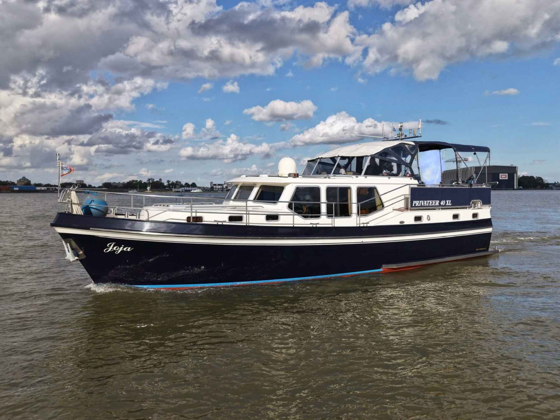 Motorboot Privateer 40 XL Cabrio