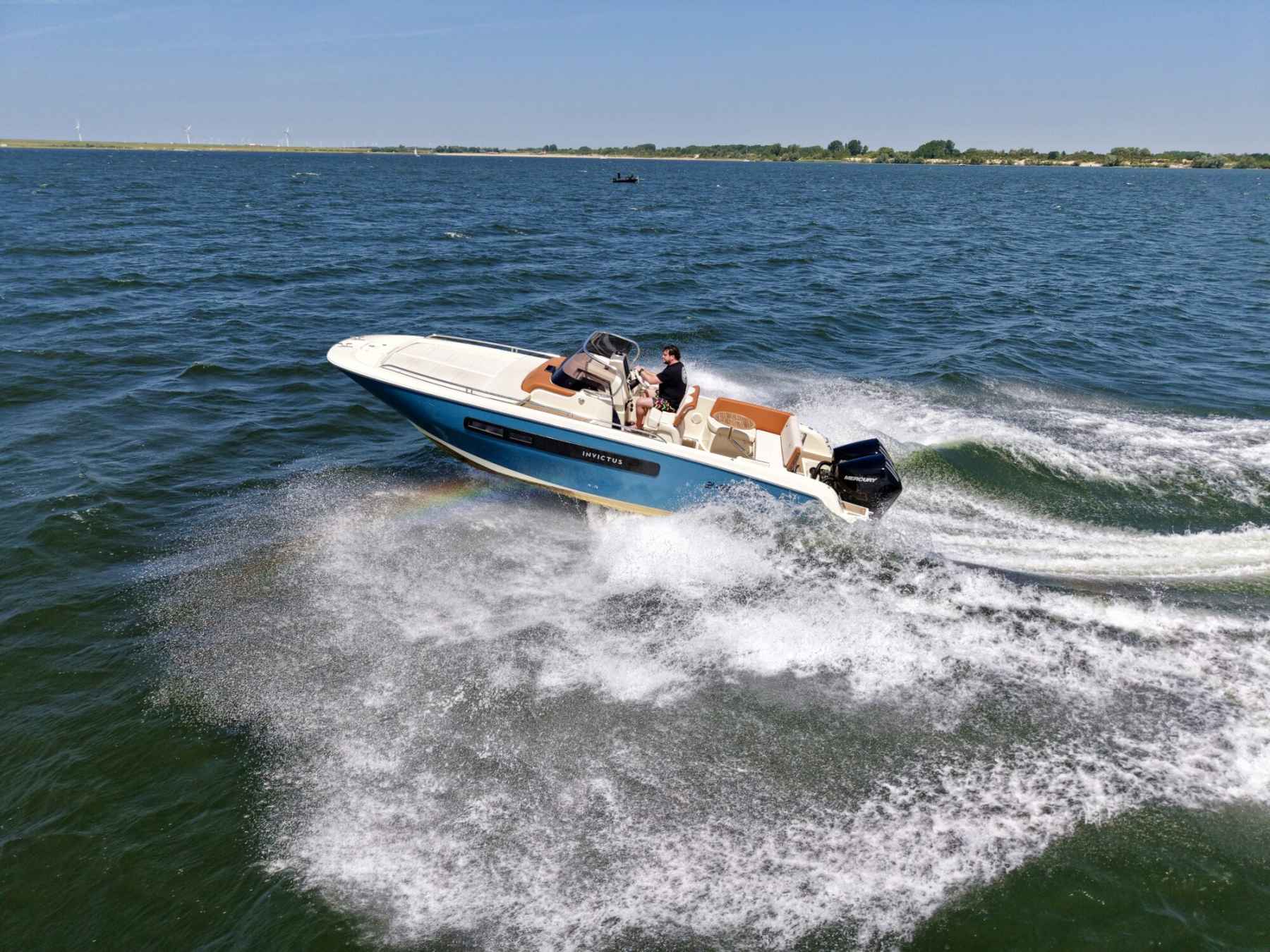 Motorboot Invictus 270 CX