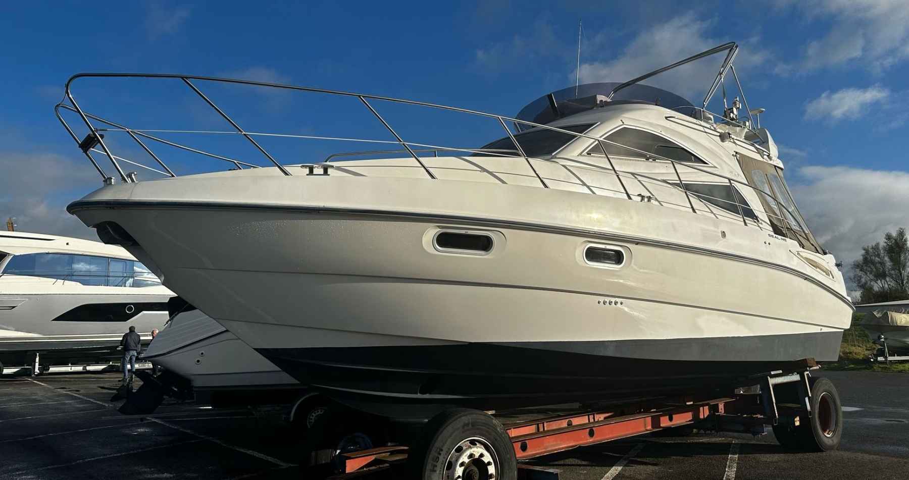 Motorboot Sealine F34 Flybridge
