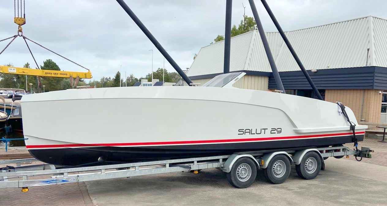 Motorboot Salut 29 CC