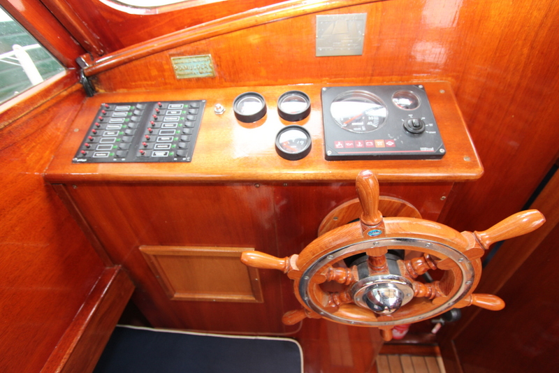 Motorboot Super Favorite Motorsailor 9.20 OK