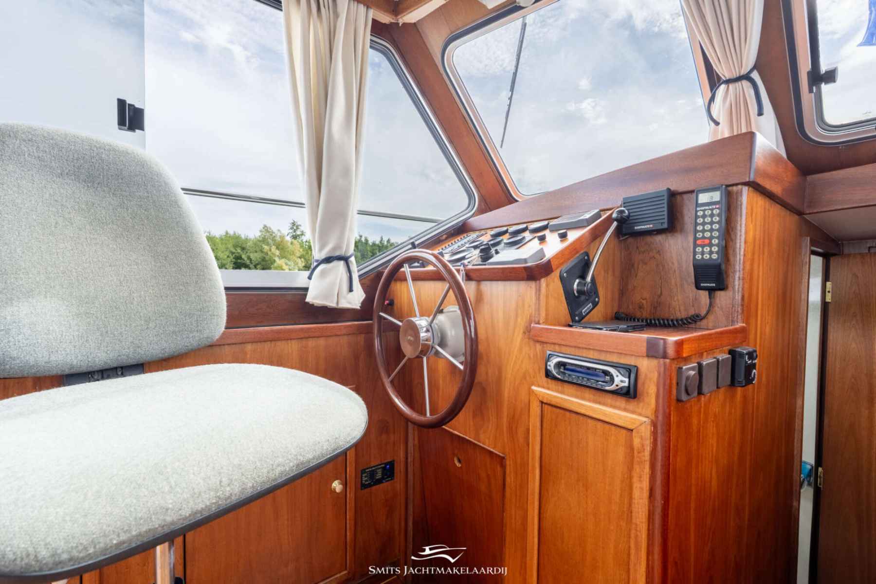 Motorboot Bach Yacht 35 OK