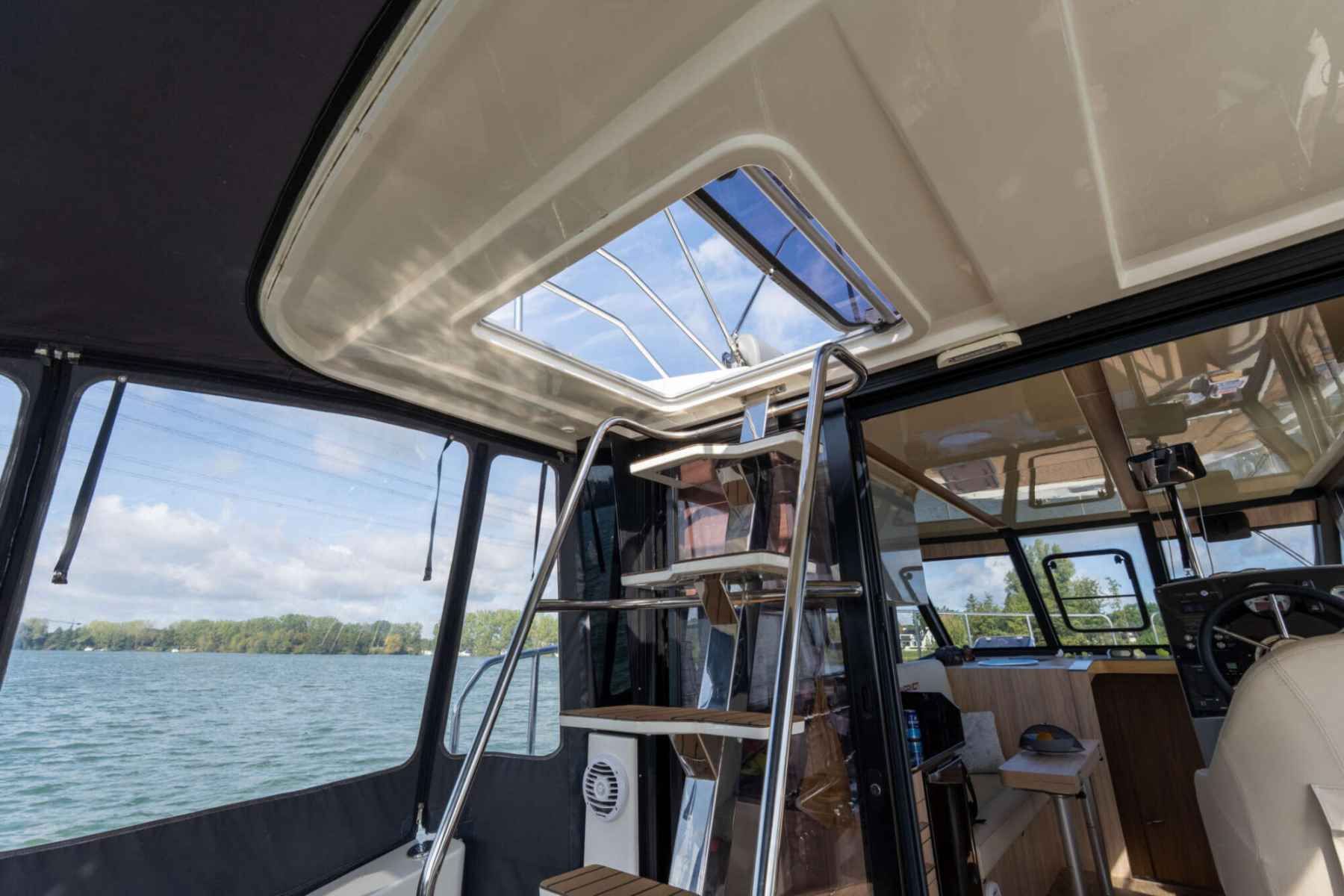 Motorboot Cobra Yachts Futura 40 Grand Horizon