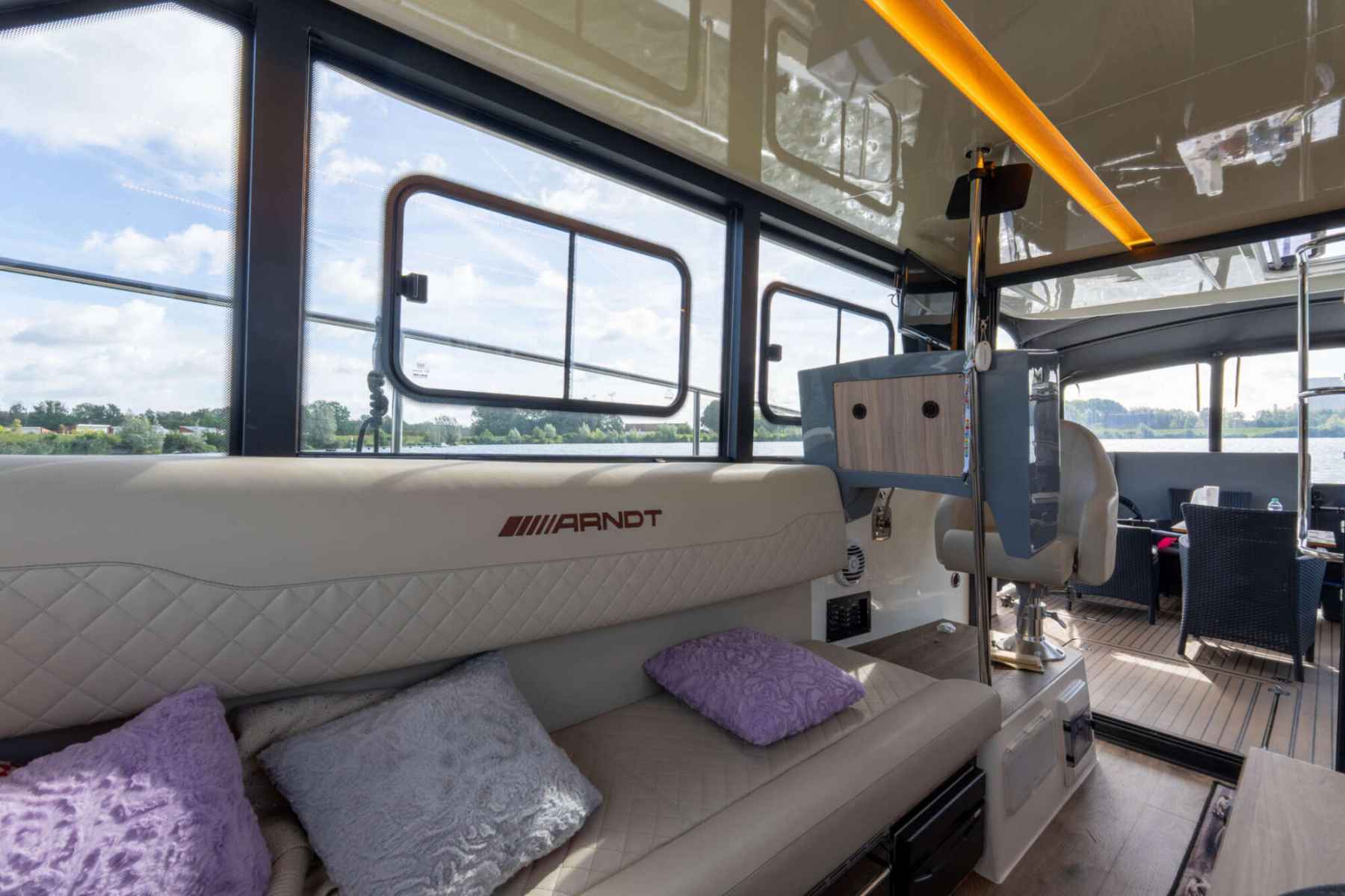 Motorboot Cobra Yachts Futura 40 Grand Horizon