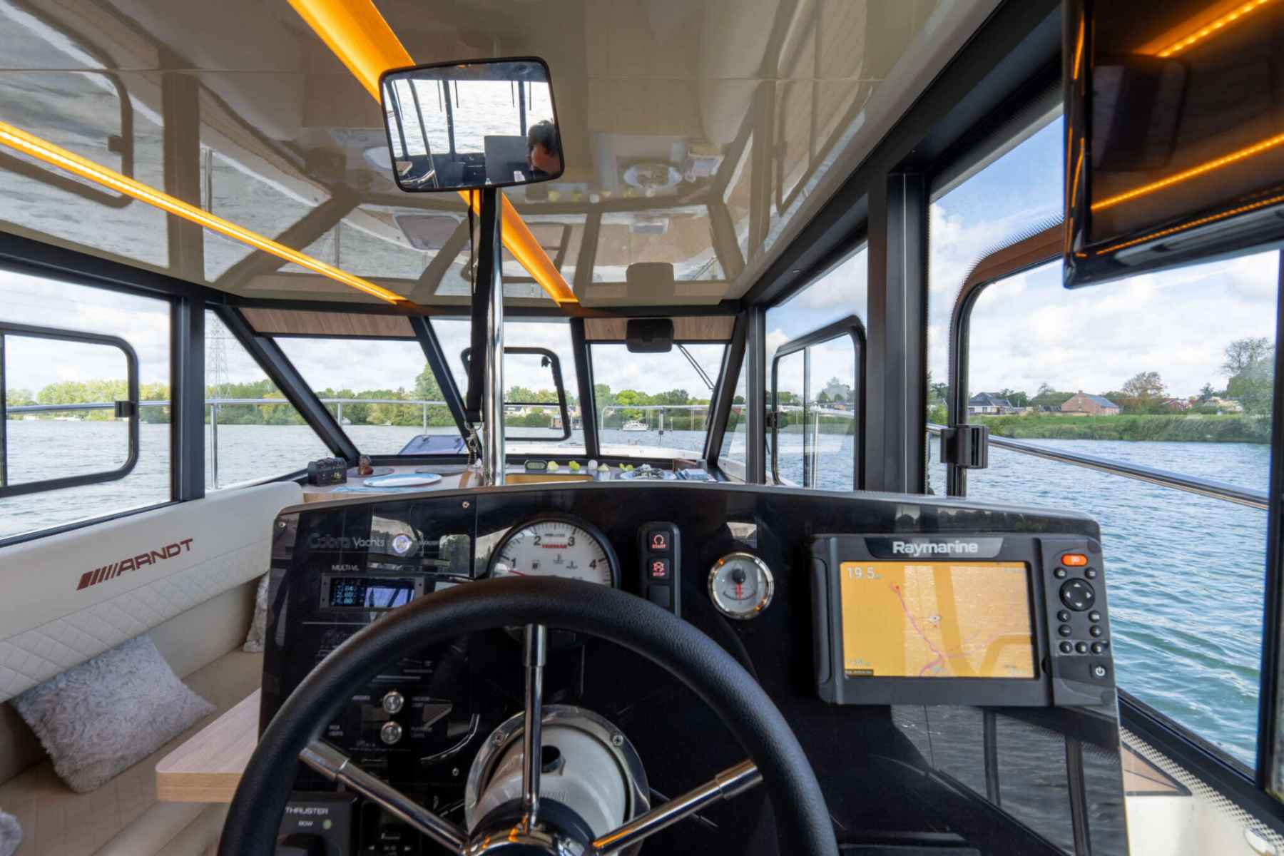 Motorboot Cobra Yachts Futura 40 Grand Horizon
