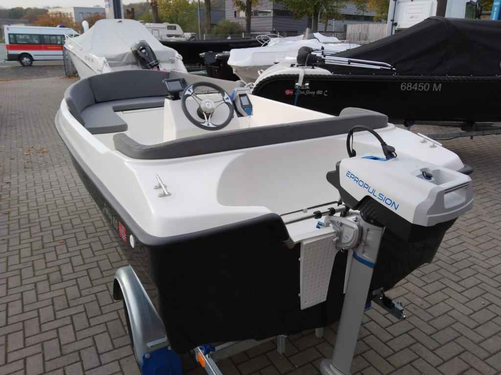 Motorboot BlueCraft Fishing 420