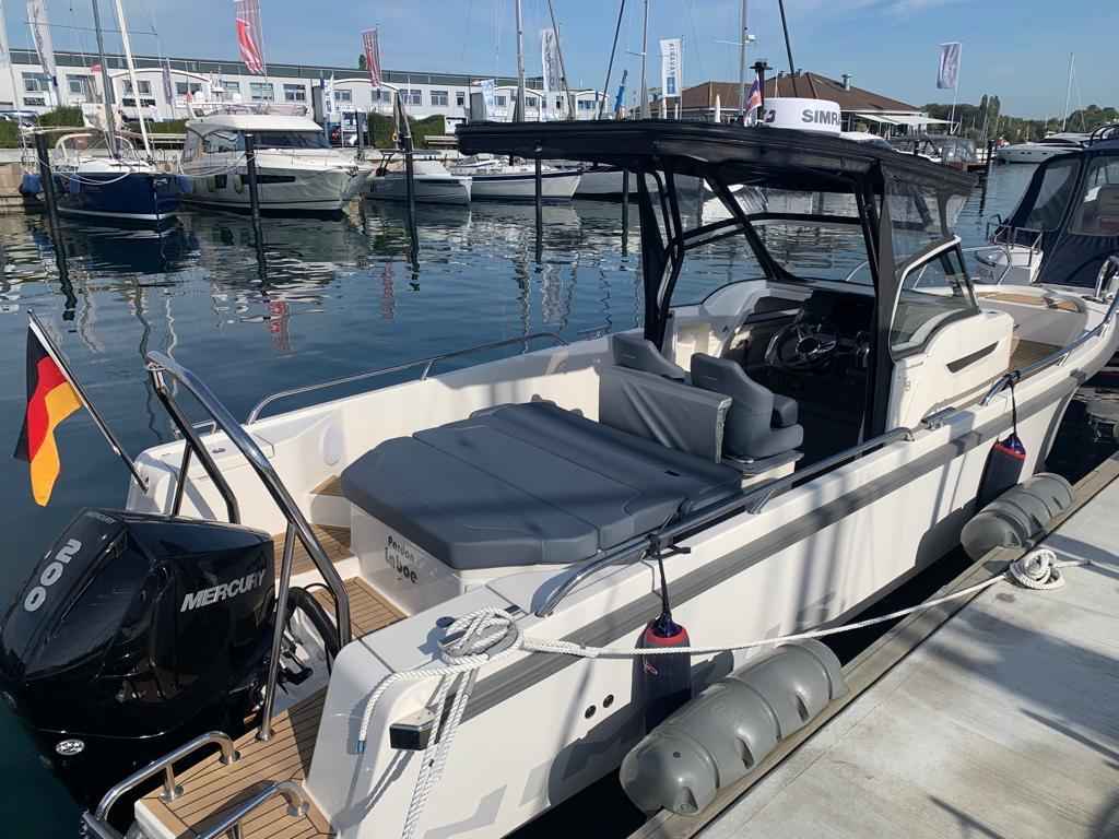 Motorboot Nimbus T8 T-Top