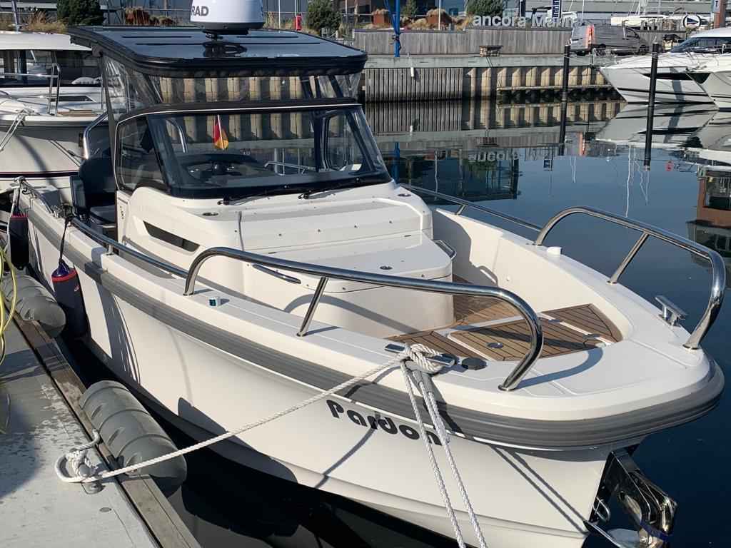 Motorboot Nimbus T8 T-Top