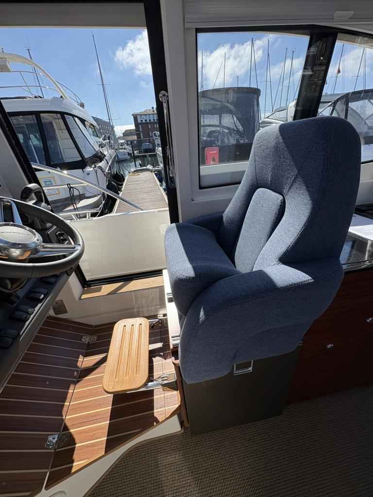 Motorboot Nimbus 305 Coupe