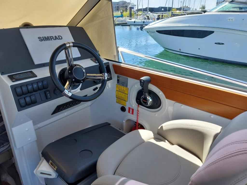 Motorboot Aquador 25 HT