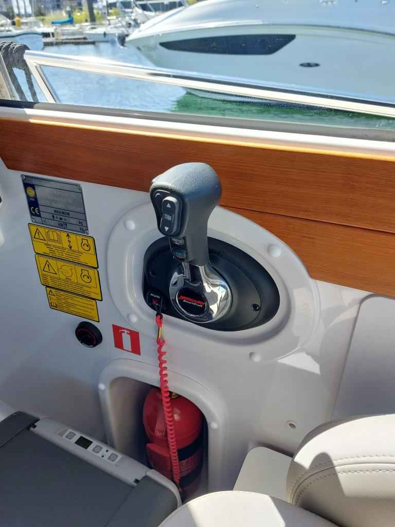 Motorboot Aquador 25 HT