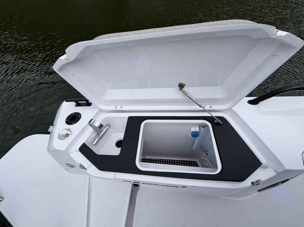 Motorboot Axopar 37 XC Cross Cabin