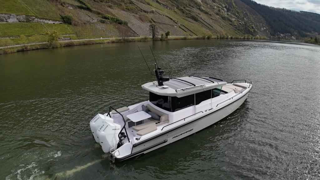 Motorboot Axopar 37 XC Cross Cabin