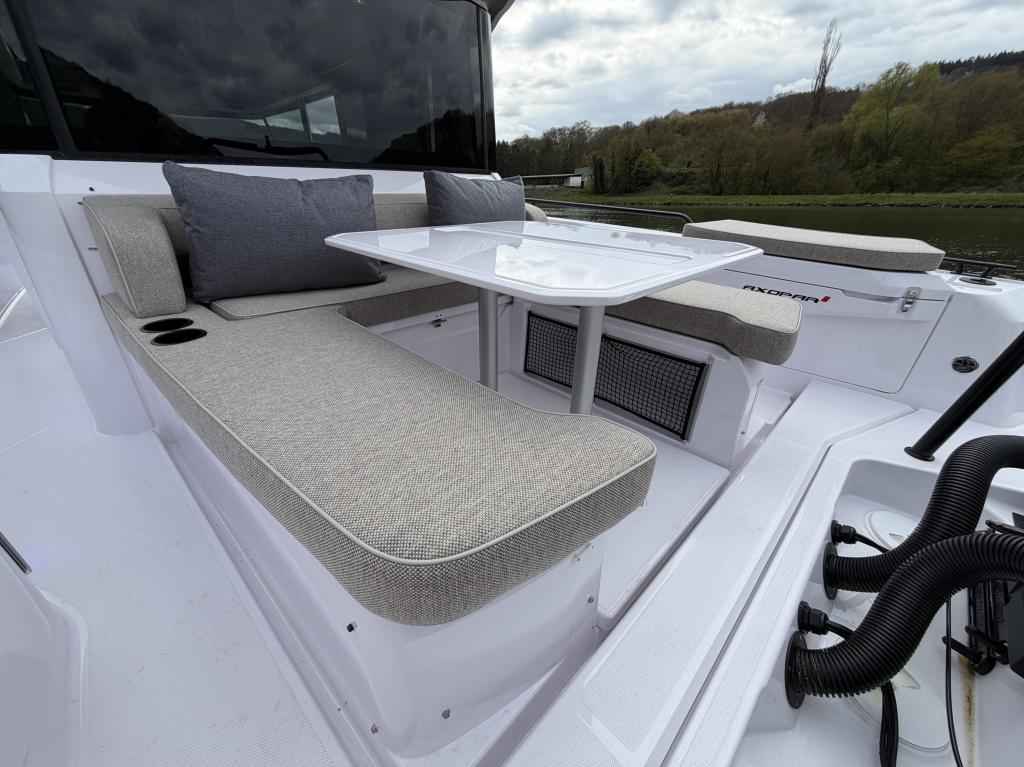 Motorboot Axopar 37 XC Cross Cabin