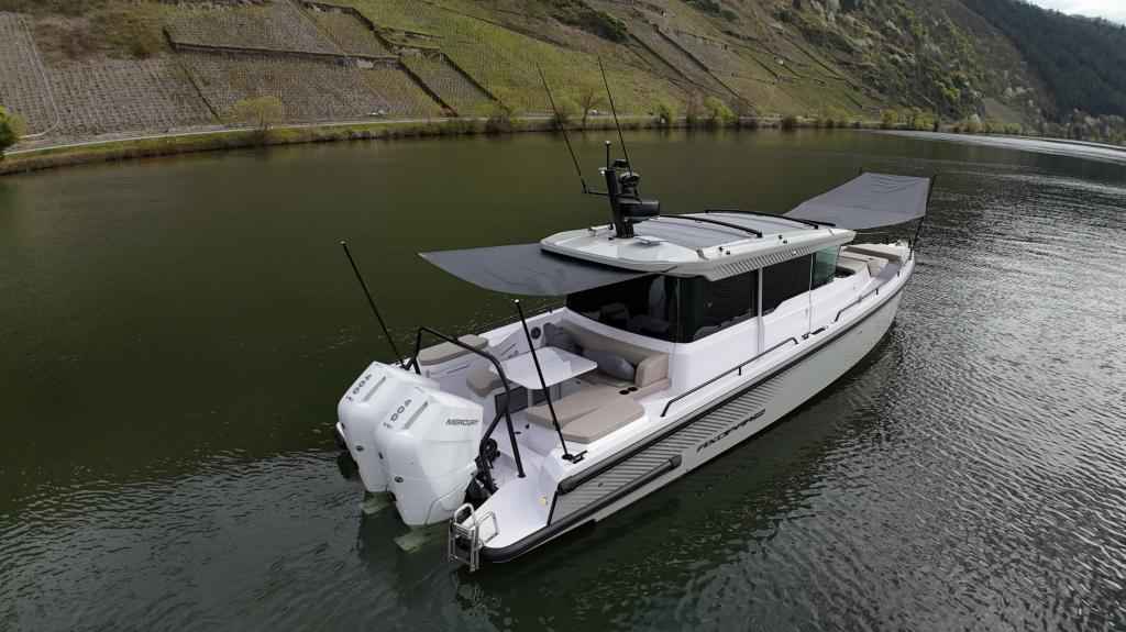 Motorboot Axopar 37 XC Cross Cabin