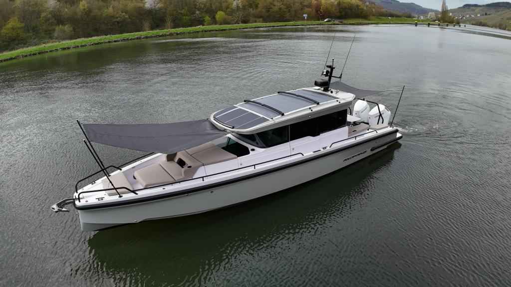 Motorboot Axopar 37 XC Cross Cabin