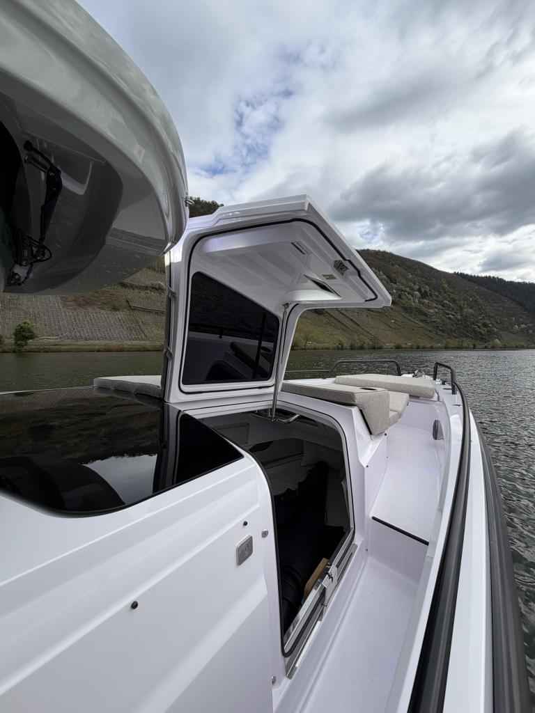 Motorboot Axopar 37 XC Cross Cabin