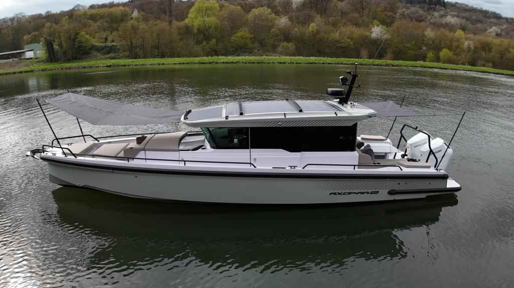 Motorboot Axopar 37 XC Cross Cabin