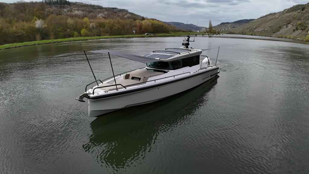 Motorboot Axopar 37 XC Cross Cabin