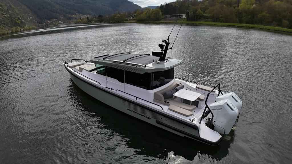 Motorboot Axopar 37 XC Cross Cabin