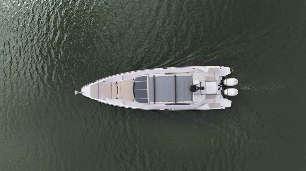 Motorboot Axopar 37 XC Cross Cabin