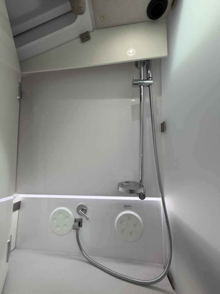 Motorboot Axopar 37 XC Cross Cabin