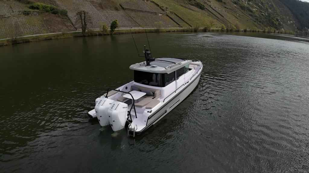 Motorboot Axopar 37 XC Cross Cabin