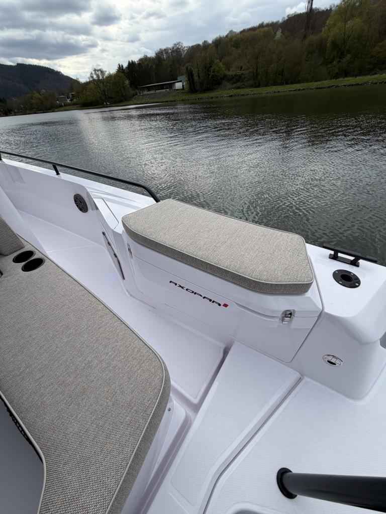Motorboot Axopar 37 XC Cross Cabin