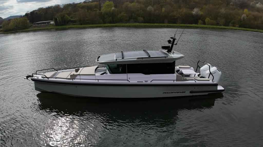 Motorboot Axopar 37 XC Cross Cabin