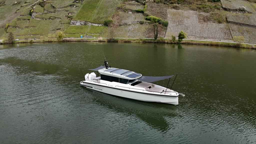Motorboot Axopar 37 XC Cross Cabin
