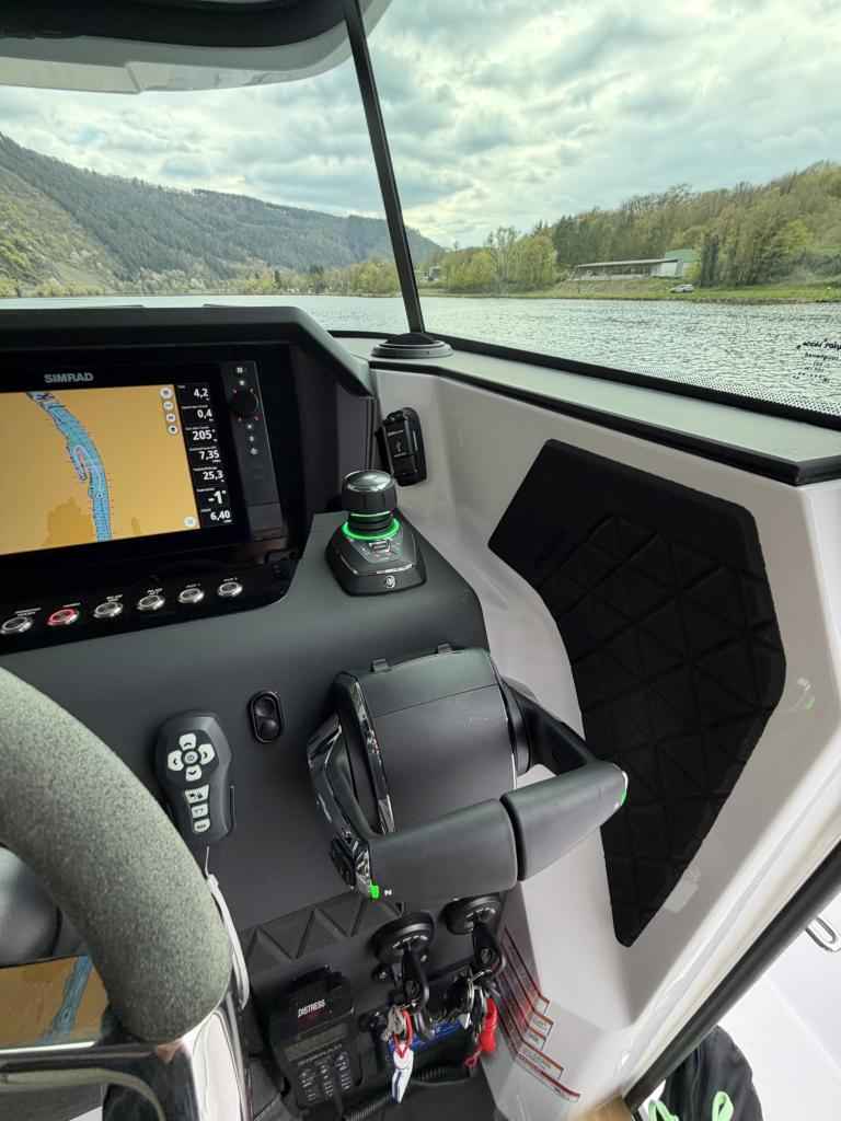Motorboot Axopar 37 XC Cross Cabin
