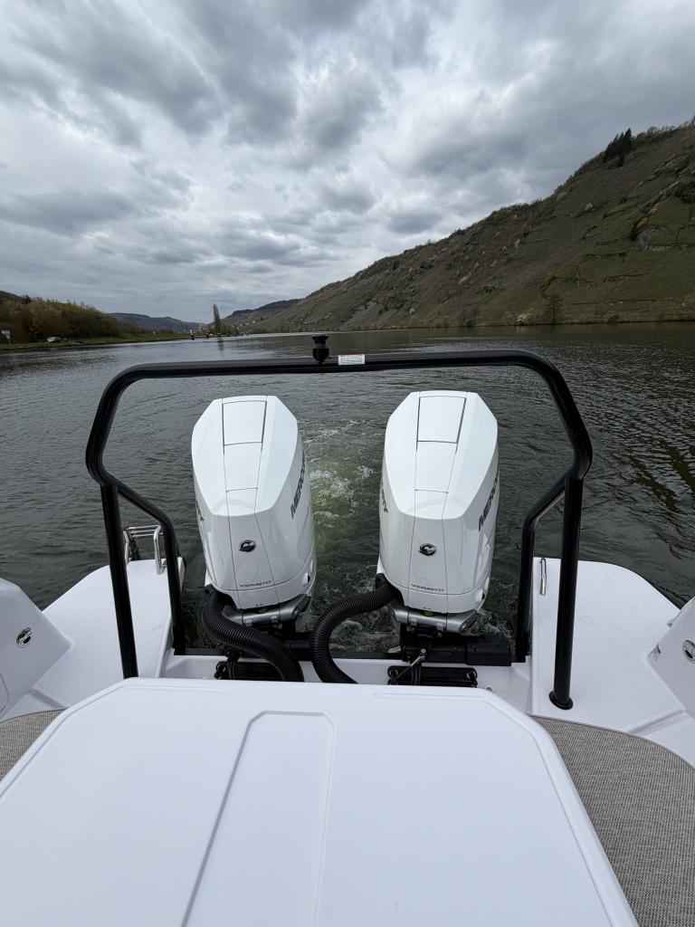 Motorboot Axopar 37 XC Cross Cabin