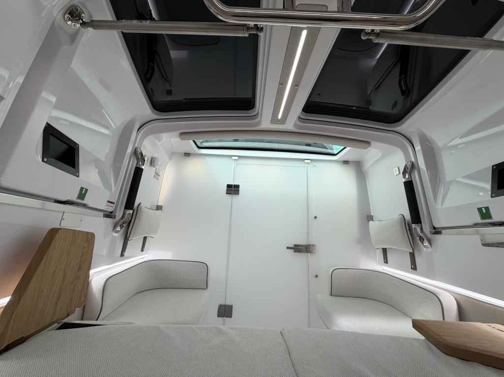 Motorboot Axopar 37 XC Cross Cabin