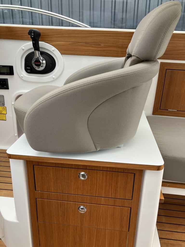 Motorboot Aquador 24 HT