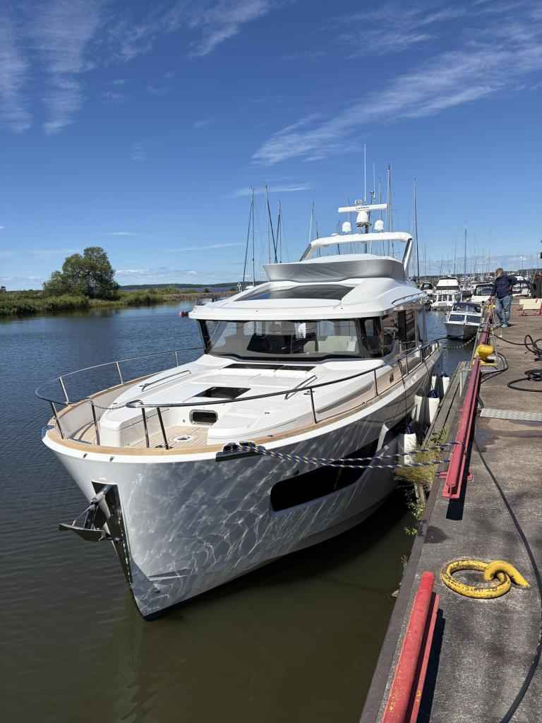 Motorboot Nimbus 495 Flybridge