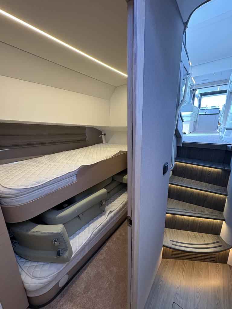 Motorboot Nimbus 495 Flybridge
