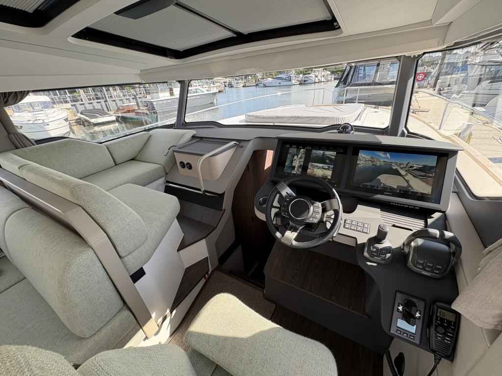 Motorboot Nimbus 495 Flybridge