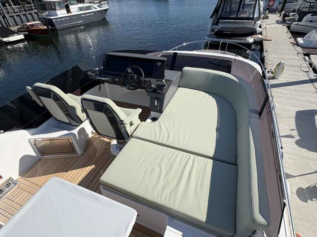 Motorboot Nimbus 495 Flybridge